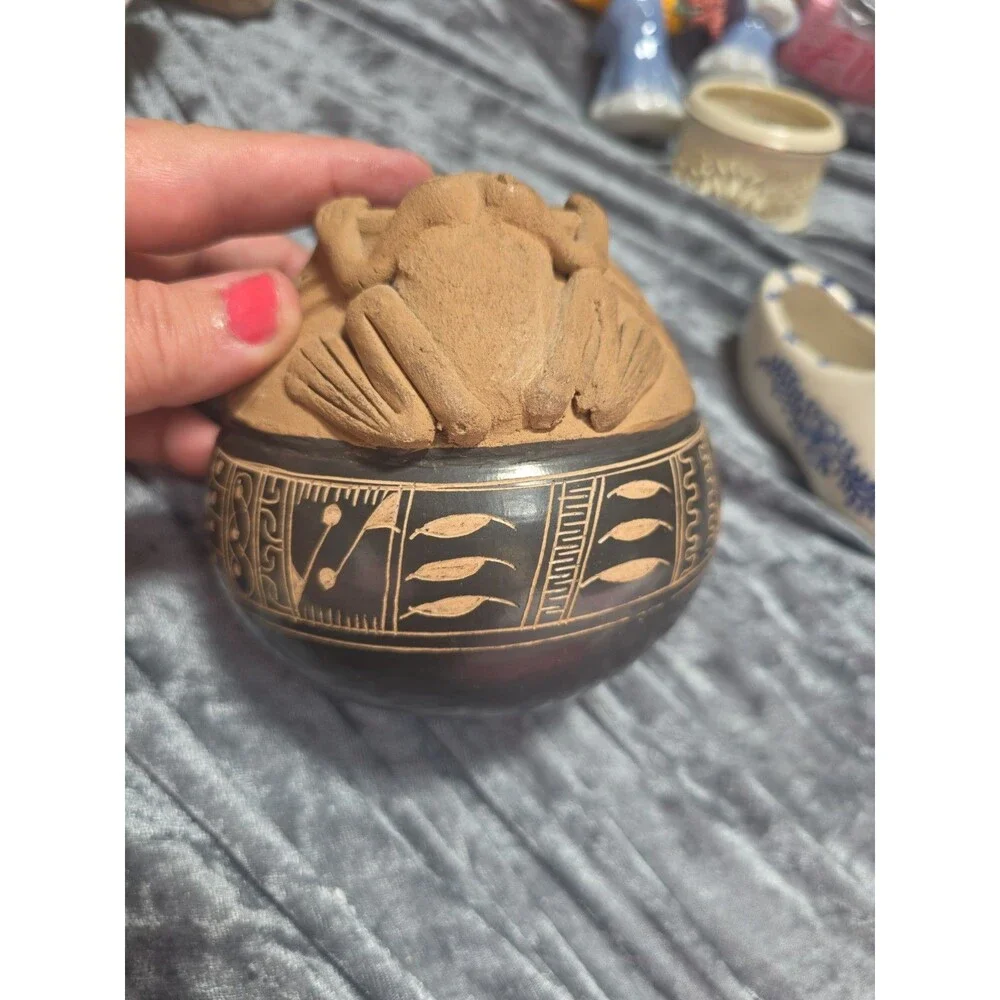 FROGS MOTIF MESOAMERICA VESSEL GAITIL GUANACASTE COSTA RICA POTTERY A/S BRICENO